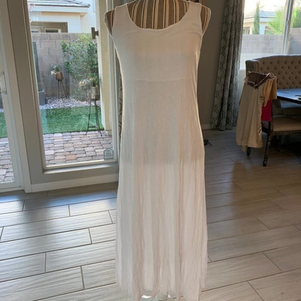 Chalet Crinkle White Sleeveless Dress